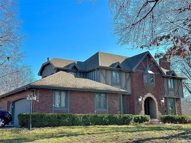 $575,000 | 1308 Northeast Sunny Creek Lane, Blue Springs, MO 64014
