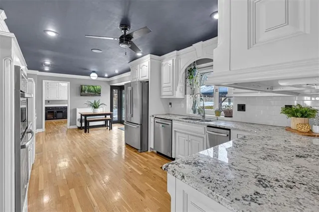 $575,000 | 1308 Northeast Sunny Creek Lane, Blue Springs, MO 64014