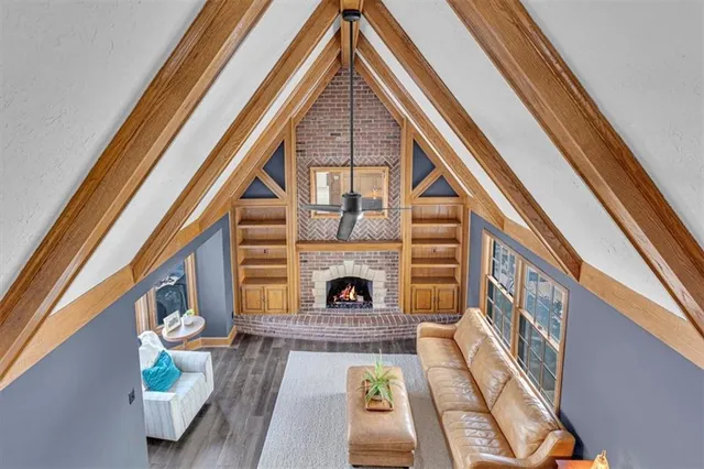 $575,000 | 1308 Northeast Sunny Creek Lane, Blue Springs, MO 64014