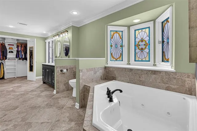 $575,000 | 1308 Northeast Sunny Creek Lane, Blue Springs, MO 64014