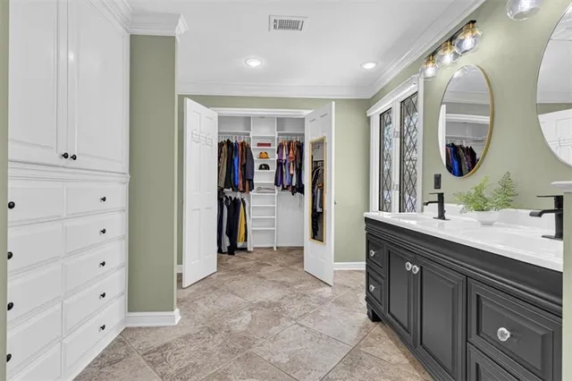 $575,000 | 1308 Northeast Sunny Creek Lane, Blue Springs, MO 64014