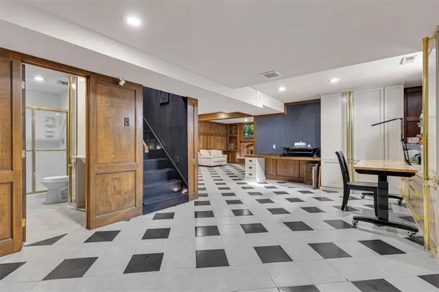 $575,000 | 1308 Northeast Sunny Creek Lane, Blue Springs, MO 64014