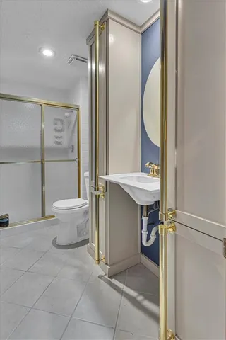 $575,000 | 1308 Northeast Sunny Creek Lane, Blue Springs, MO 64014