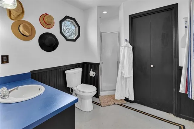 $575,000 | 1308 Northeast Sunny Creek Lane, Blue Springs, MO 64014