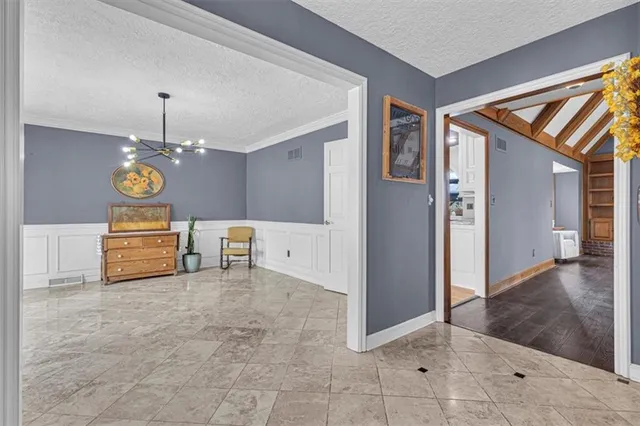 $575,000 | 1308 Northeast Sunny Creek Lane, Blue Springs, MO 64014