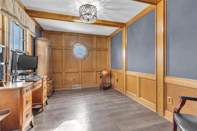 $575,000 | 1308 Northeast Sunny Creek Lane, Blue Springs, MO 64014