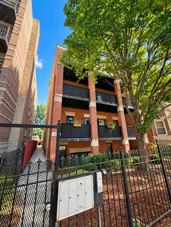 $350,000 | 4447 South Indiana Avenue, Unit 1R, Chicago, IL 60653
