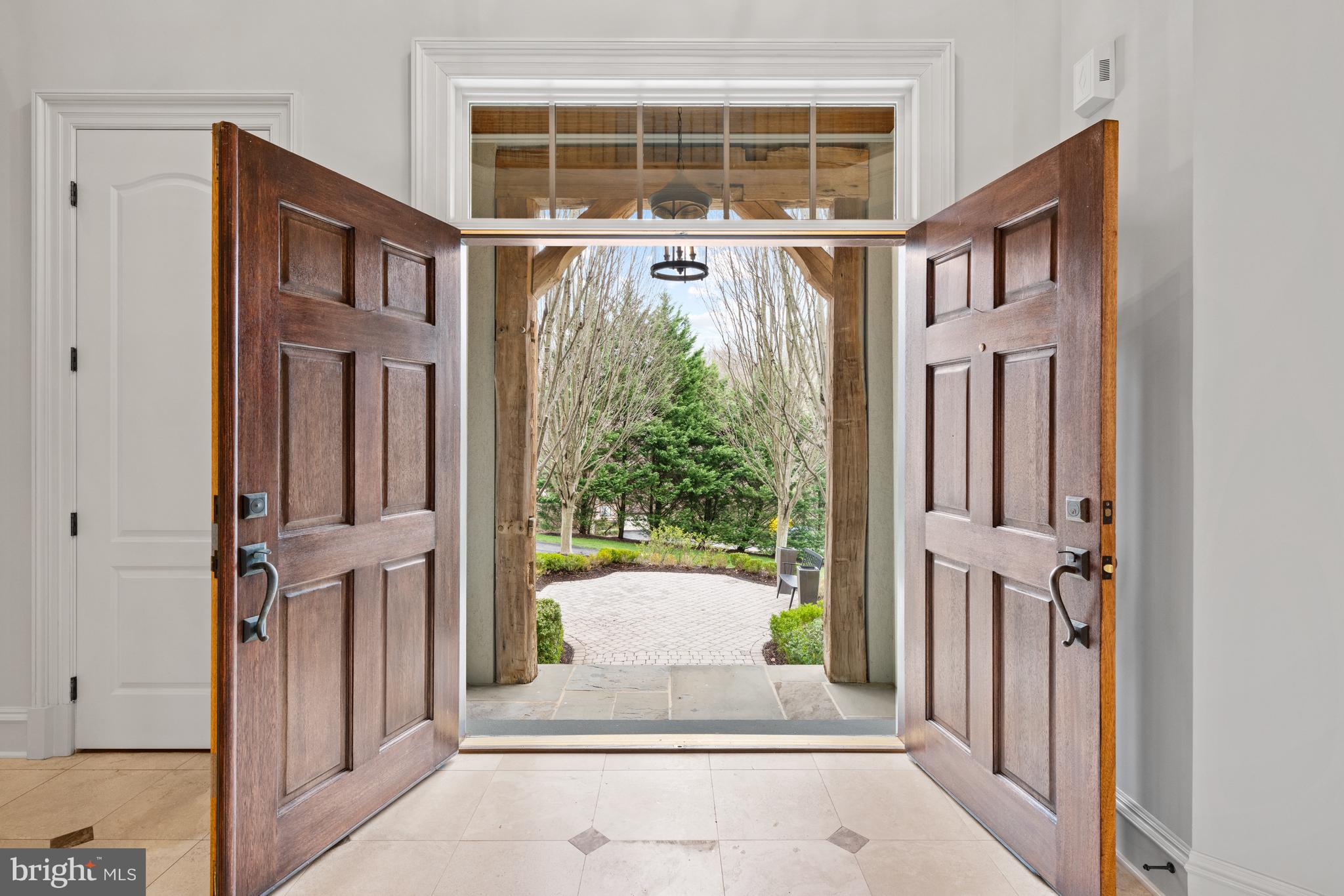 940 Swinks Mill Road McLean, VA 22102 - Photo 2 of 20 Entrance