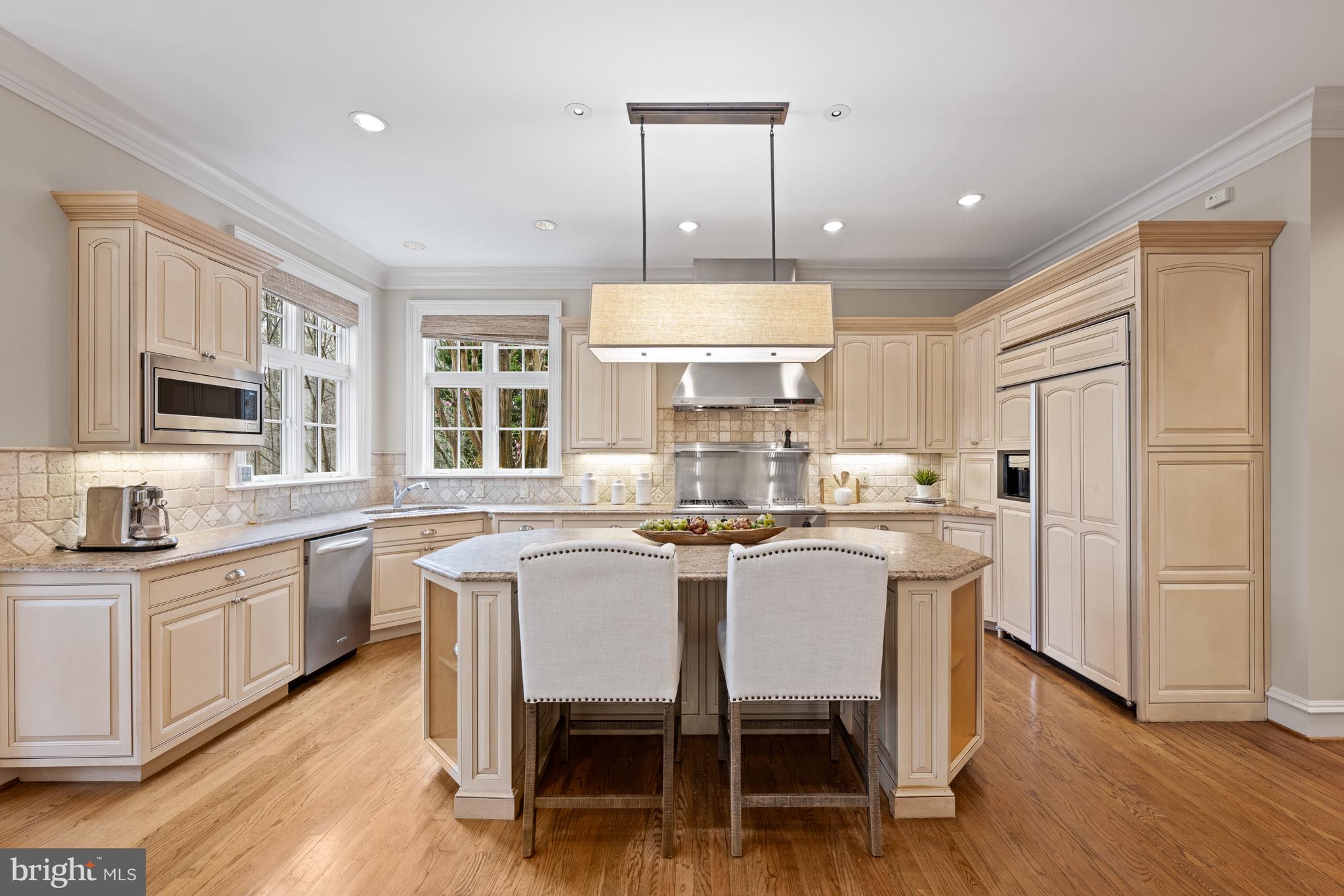 940 Swinks Mill Road McLean, VA 22102 - Photo 9 of 20 Kitchen