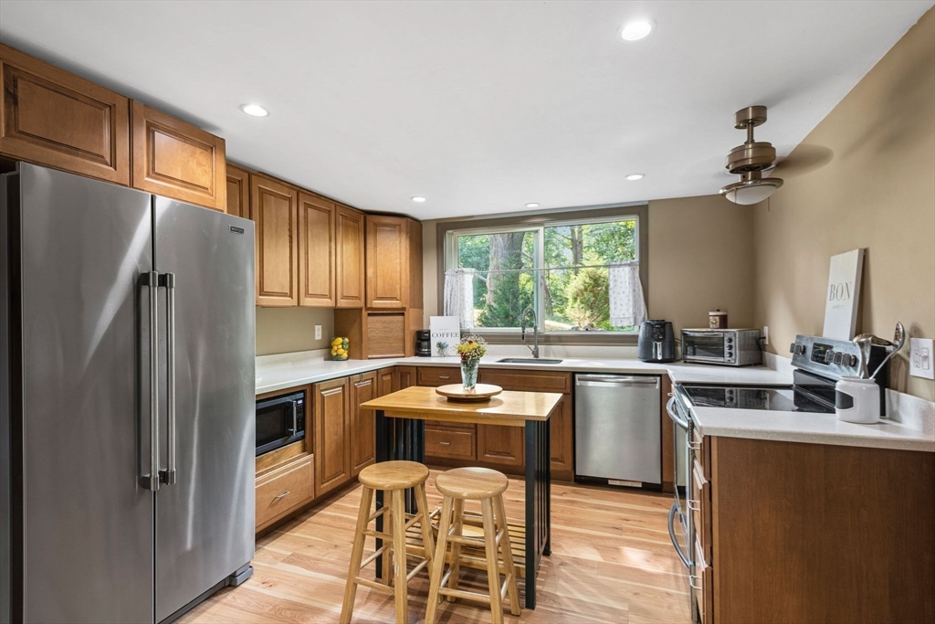 55 Ridge Hill Road Scituate, MA 02066 - Photo 7 of 30 Gallery Image 7