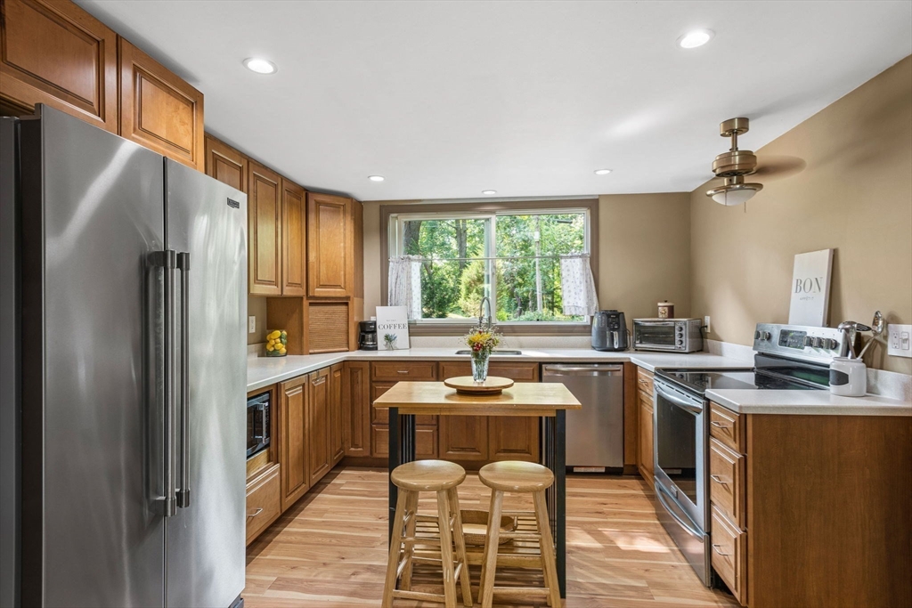 55 Ridge Hill Road Scituate, MA 02066 - Photo 8 of 30 Gallery Image 8