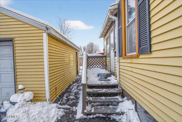 $210,000 | 44 Pine Street, Rensselaer, NY 12144