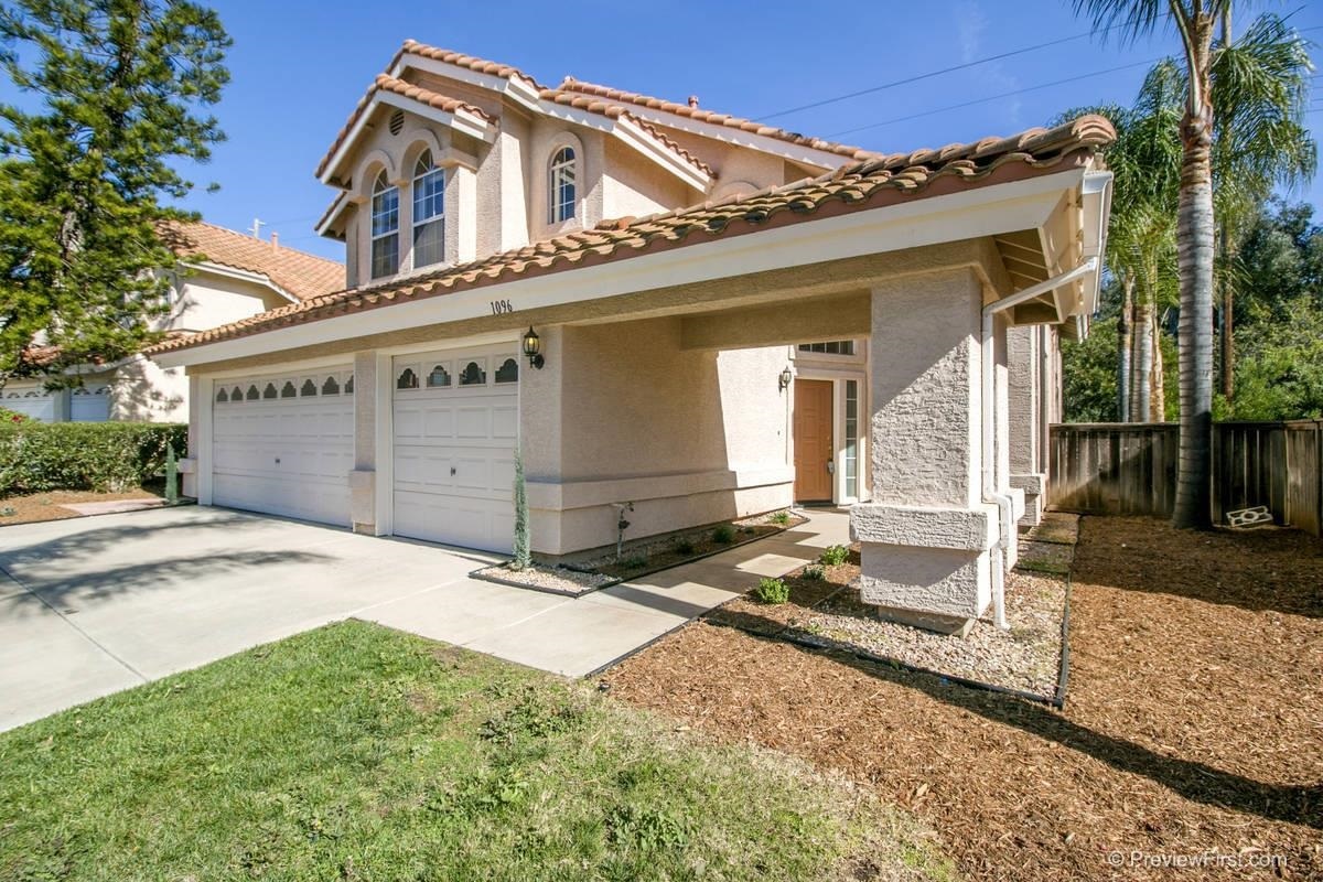 1096 Funquest Drive Fallbrook, CA 92028 - Photo 2 of 25