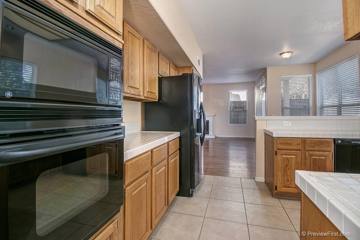 1096 Funquest Drive Fallbrook, CA 92028 - Photo 11 of 25