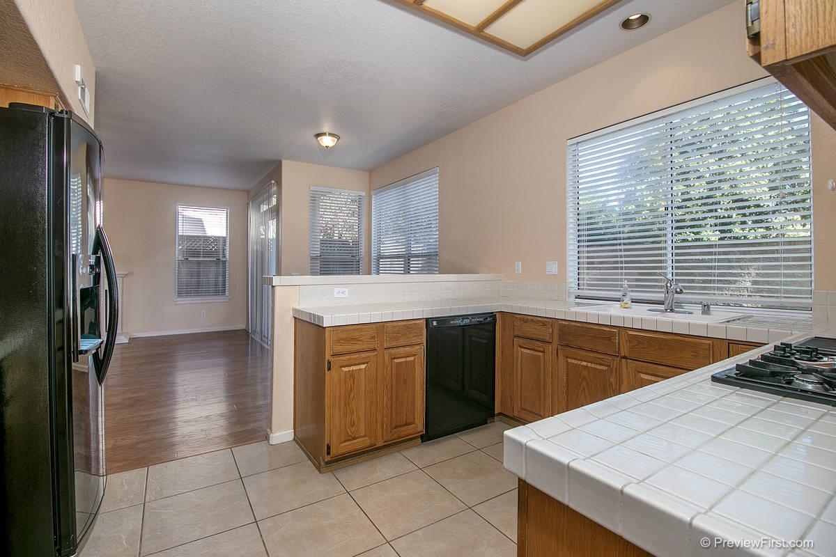 1096 Funquest Drive Fallbrook, CA 92028 - Photo 12 of 25