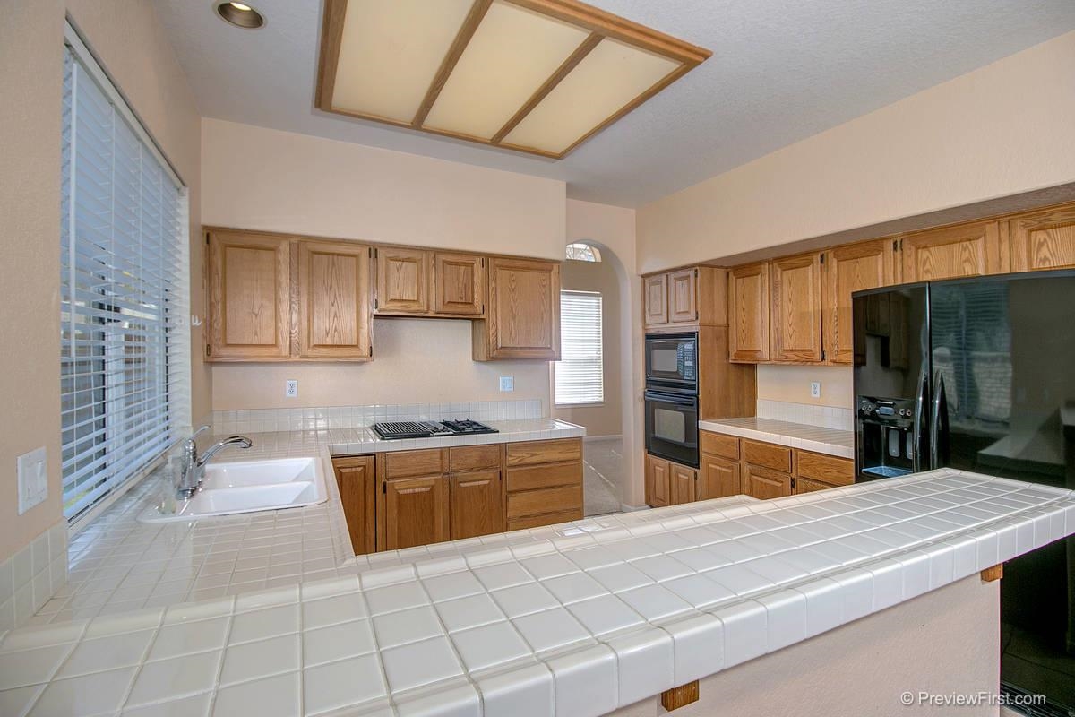 1096 Funquest Drive Fallbrook, CA 92028 - Photo 13 of 25