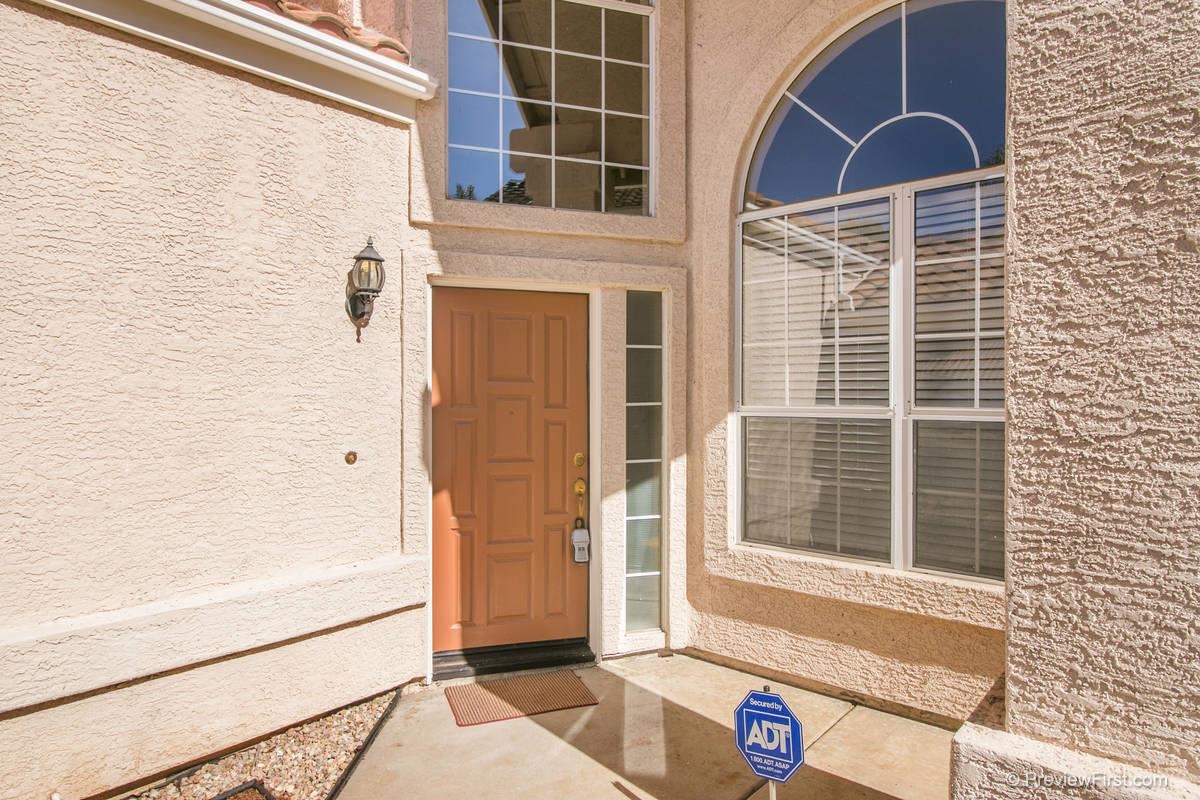 1096 Funquest Drive Fallbrook, CA 92028 - Photo 3 of 25