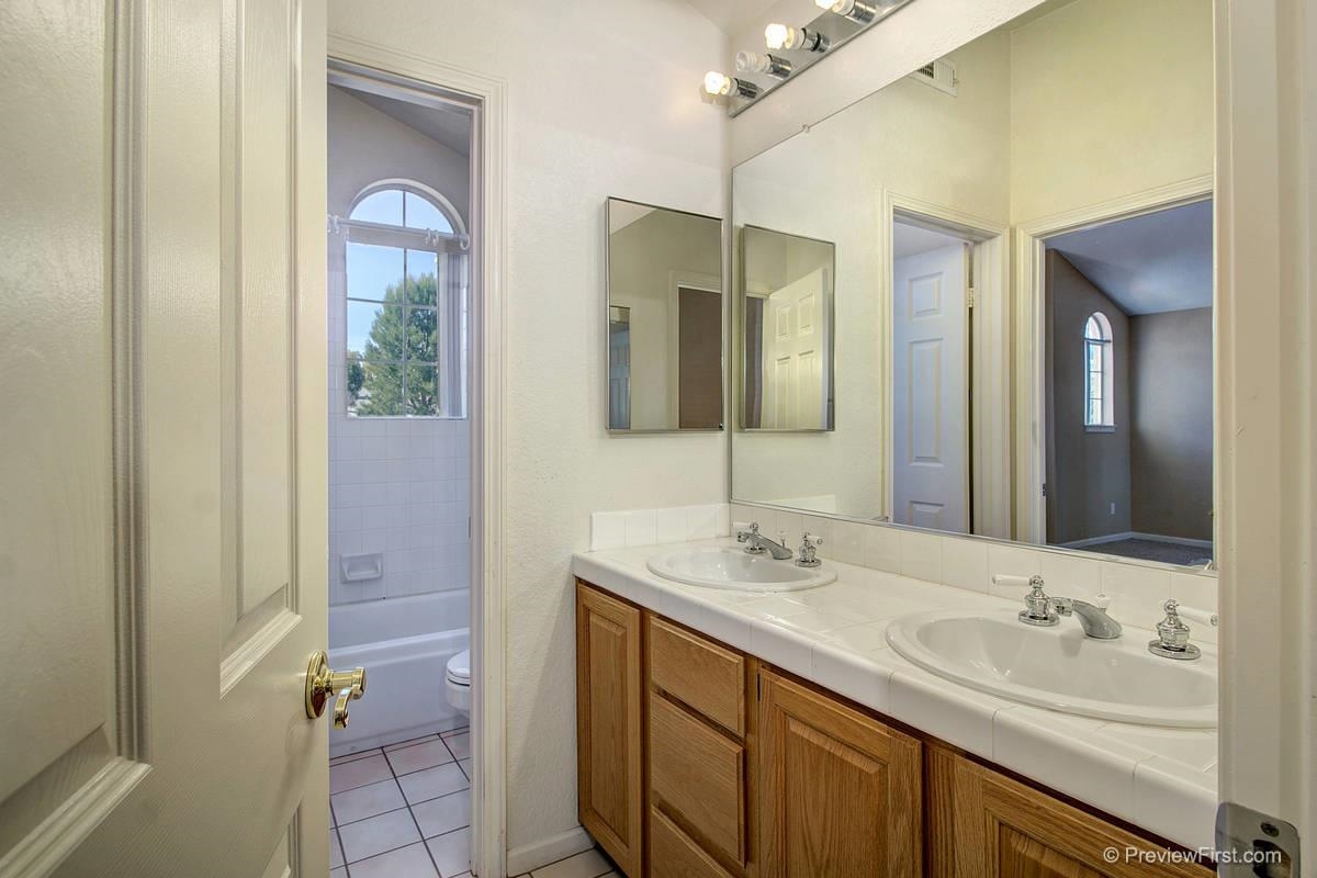 1096 Funquest Drive Fallbrook, CA 92028 - Photo 22 of 25