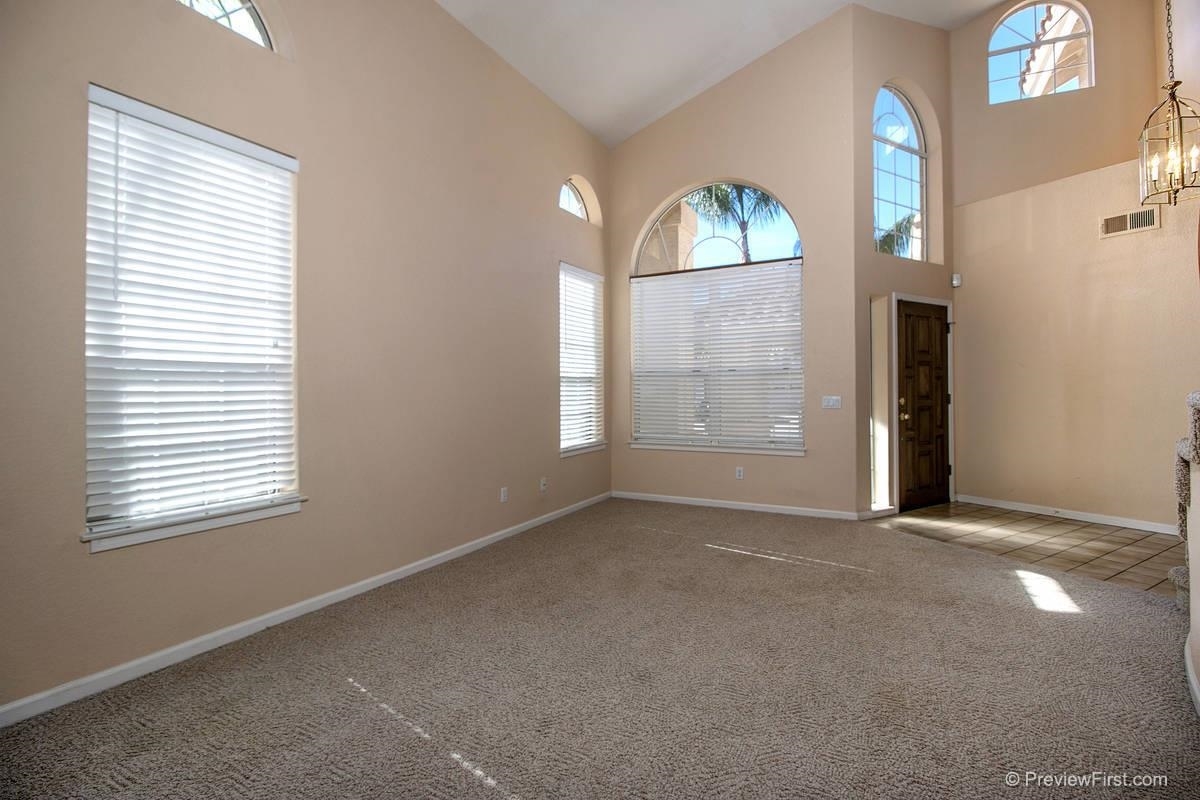 1096 Funquest Drive Fallbrook, CA 92028 - Photo 5 of 25
