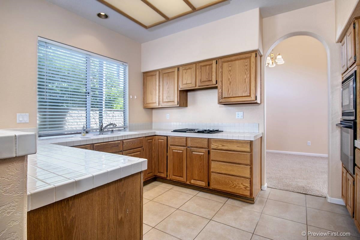 1096 Funquest Drive Fallbrook, CA 92028 - Photo 10 of 25