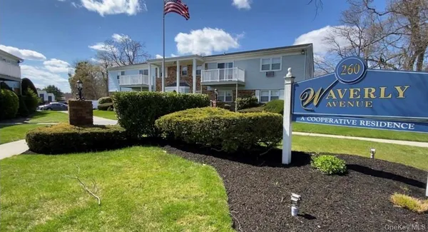 $1,950 | 260-56 Waverly Avenue, Unit 56, Patchogue, NY 11772