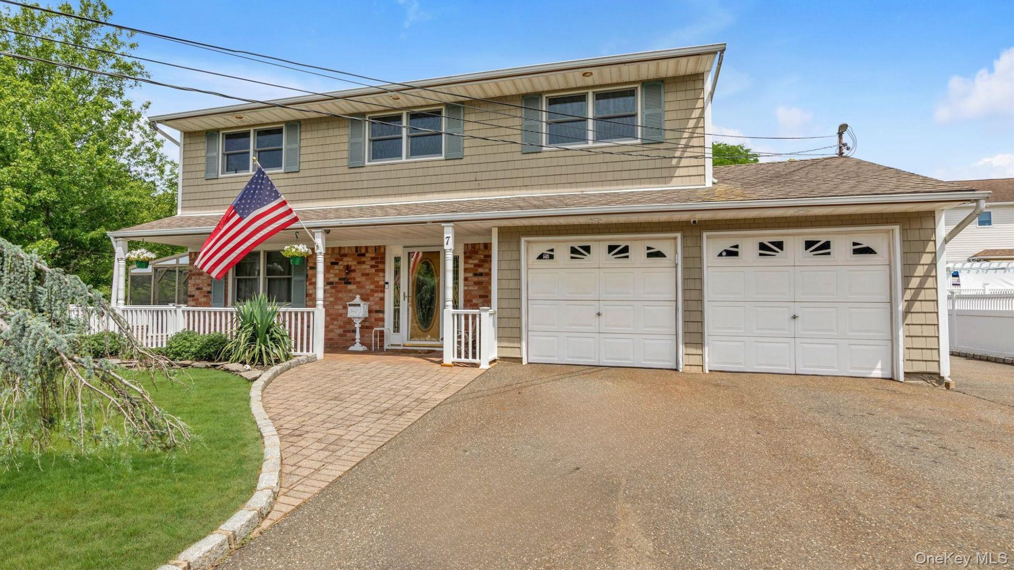 7 Freedom Court Babylon, NY 11702 - Photo 1 of 29