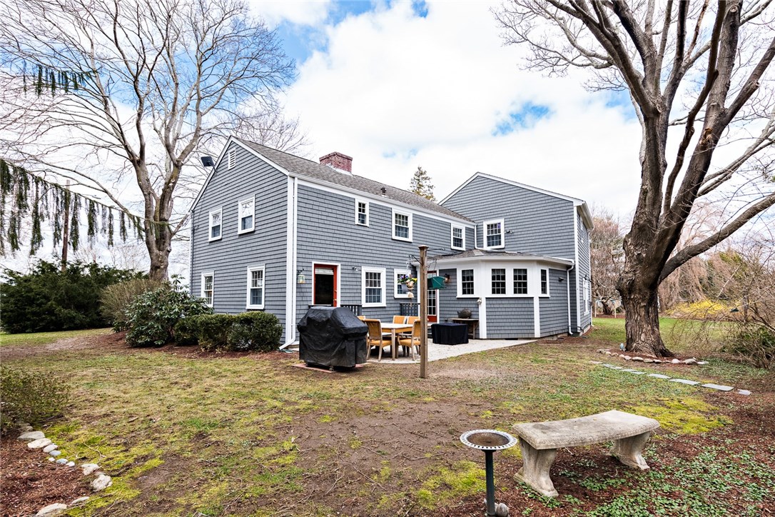 14 Harbour Road Barrington, RI 02806 - Photo 4 of 35