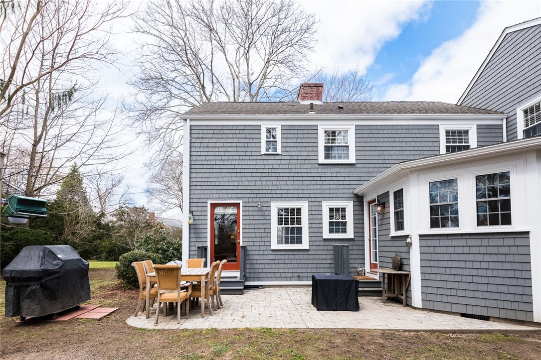 14 Harbour Road Barrington, RI 02806 - Photo 5 of 35