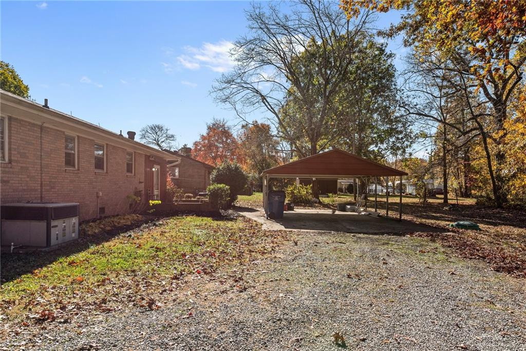 1326 Swann Road Burlington, NC 27217 - Photo 4 of 36 Gallery Image 4
