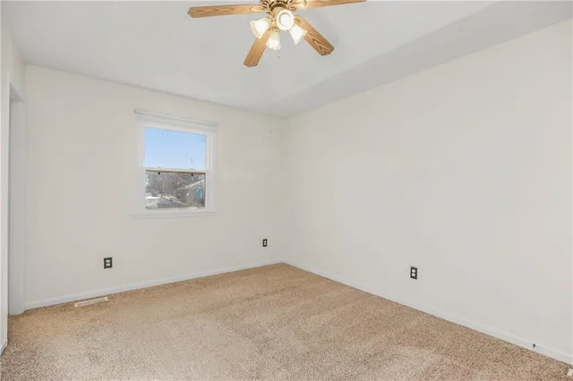 $270,000 | 321 Southeast Greystone Drive, Lee's Summit, MO 64063