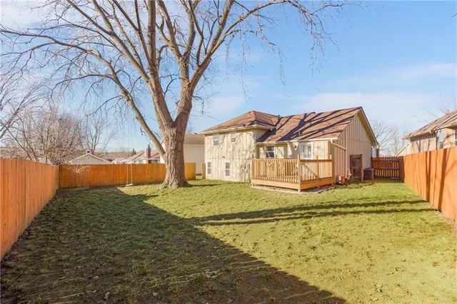 $270,000 | 321 Southeast Greystone Drive, Lee's Summit, MO 64063