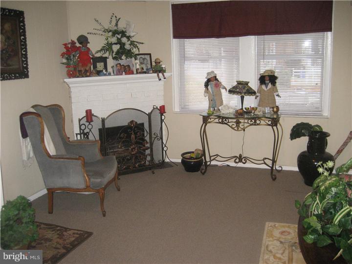 4539 Fernhill Road Philadelphia, PA 19144 - Photo 4 of 16