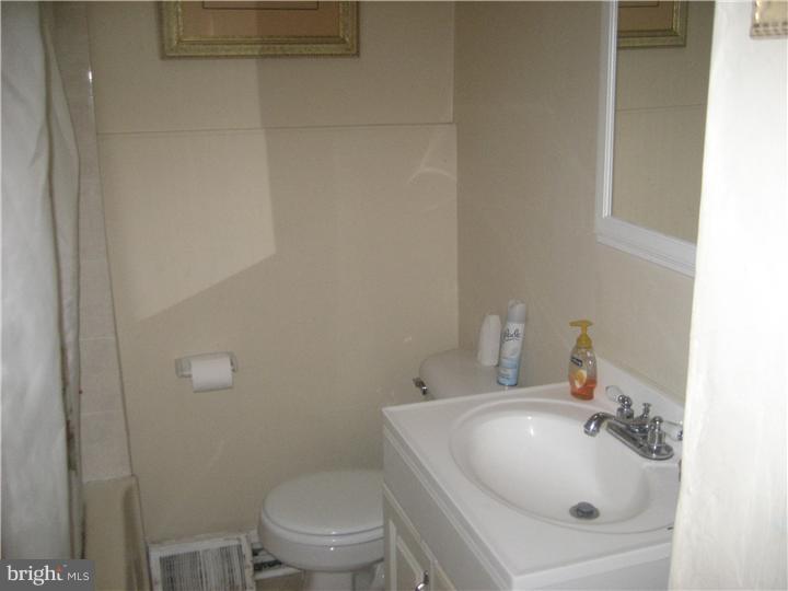 4539 Fernhill Road Philadelphia, PA 19144 - Photo 10 of 16