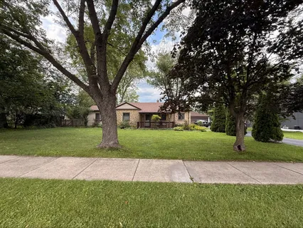 $369,999 | 1018 West Plainfield Road, Countryside, IL 60525