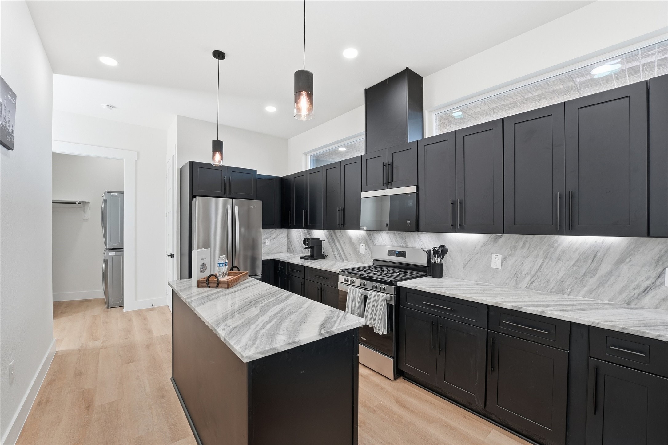 4206 Fox Street Houston, TX 77003 - Photo 4 of 29