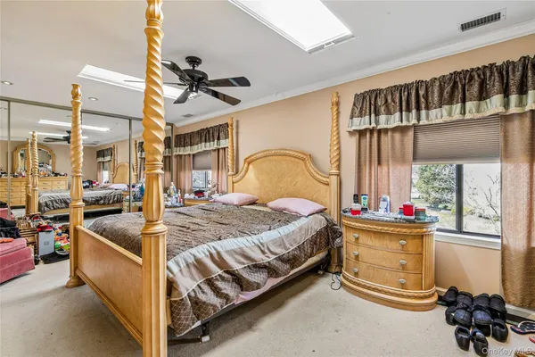 $699,999 | 157 Hidden Ponds Circle, Smithtown, NY 11787