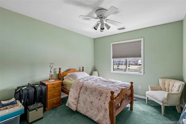 $699,999 | 157 Hidden Ponds Circle, Smithtown, NY 11787