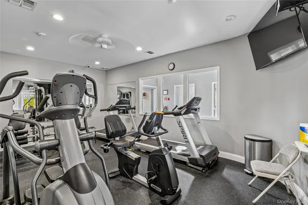 $699,999 | 157 Hidden Ponds Circle, Smithtown, NY 11787