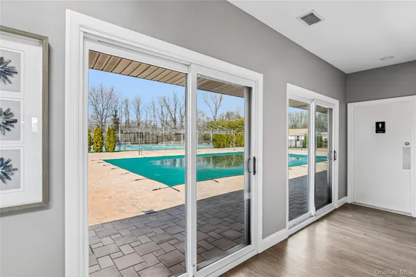 $699,999 | 157 Hidden Ponds Circle, Smithtown, NY 11787