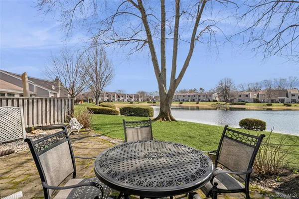 $699,999 | 157 Hidden Ponds Circle, Smithtown, NY 11787