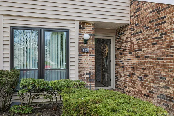 $699,999 | 157 Hidden Ponds Circle, Smithtown, NY 11787