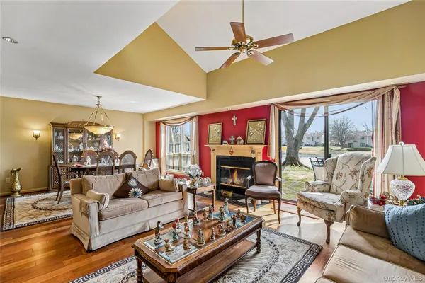 $699,999 | 157 Hidden Ponds Circle, Smithtown, NY 11787