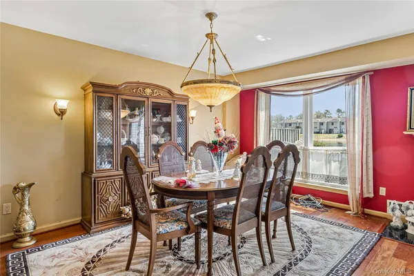 $699,999 | 157 Hidden Ponds Circle, Smithtown, NY 11787