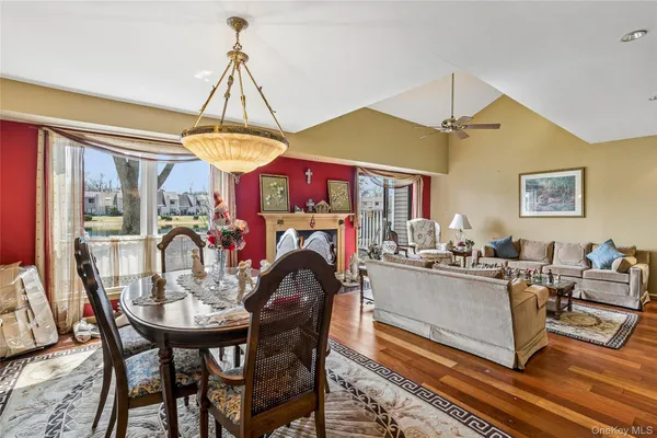 $699,999 | 157 Hidden Ponds Circle, Smithtown, NY 11787