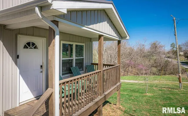 $225,000 | 490 Beech Hollow Road, Harrisburg, IL 62946