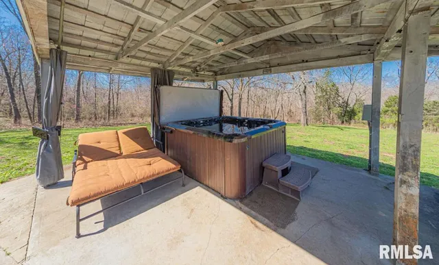 $225,000 | 490 Beech Hollow Road, Harrisburg, IL 62946