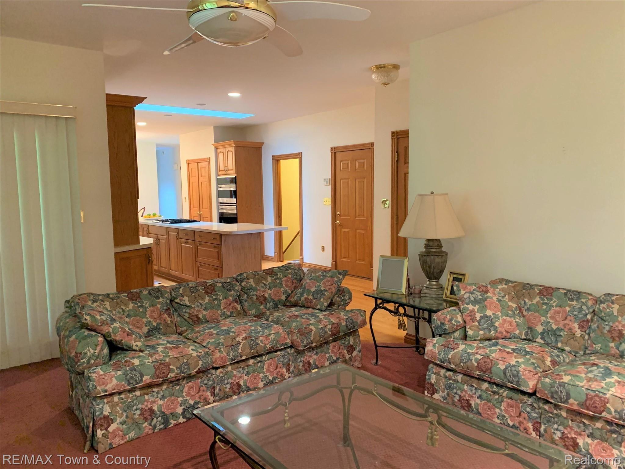8215 Elms Road Flushing, MI 48433 - Photo 13 of 46 elms living2.jpg