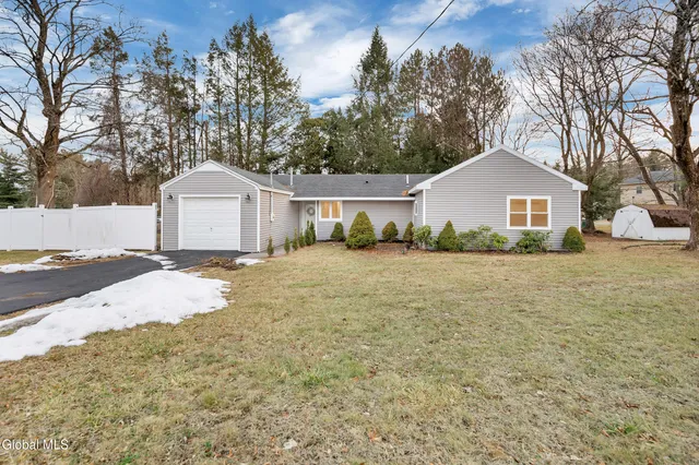 $399,000 | 1 Alva Drive, Colonie, NY 12110