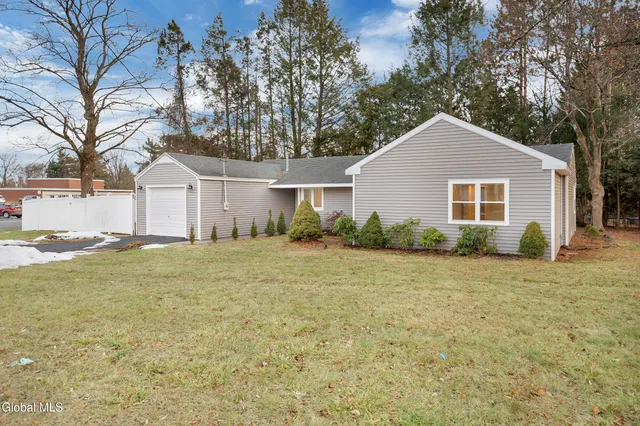 $399,000 | 1 Alva Drive, Colonie, NY 12110