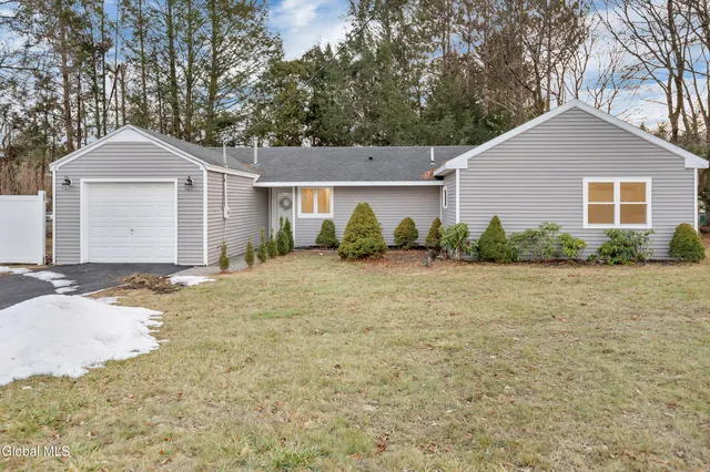 $399,000 | 1 Alva Drive, Colonie, NY 12110